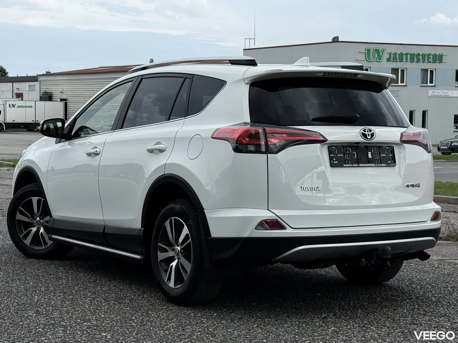 Toyota RAV4 Edition-S Facelift FWD 2 105kW