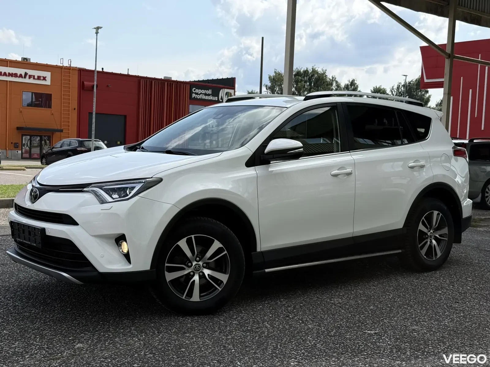 Toyota RAV4 Edition-S Facelift FWD 2 105kW