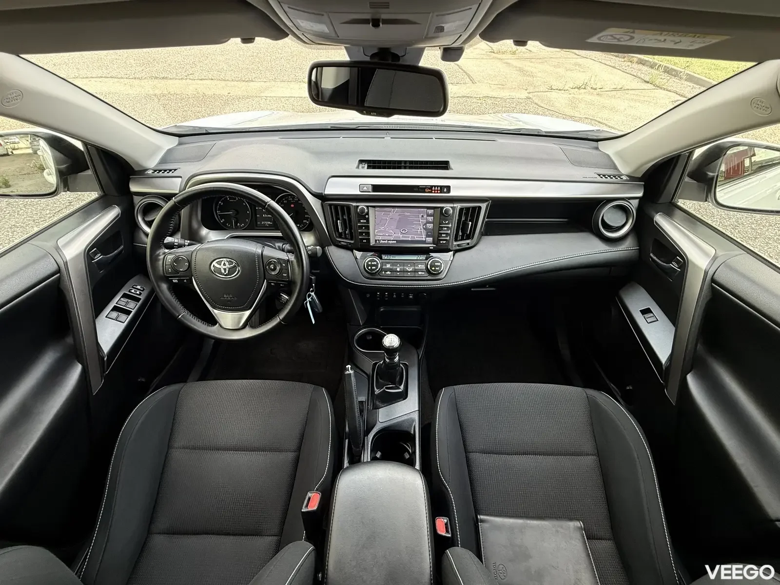 Toyota RAV4 Edition-S Facelift FWD 2 105kW