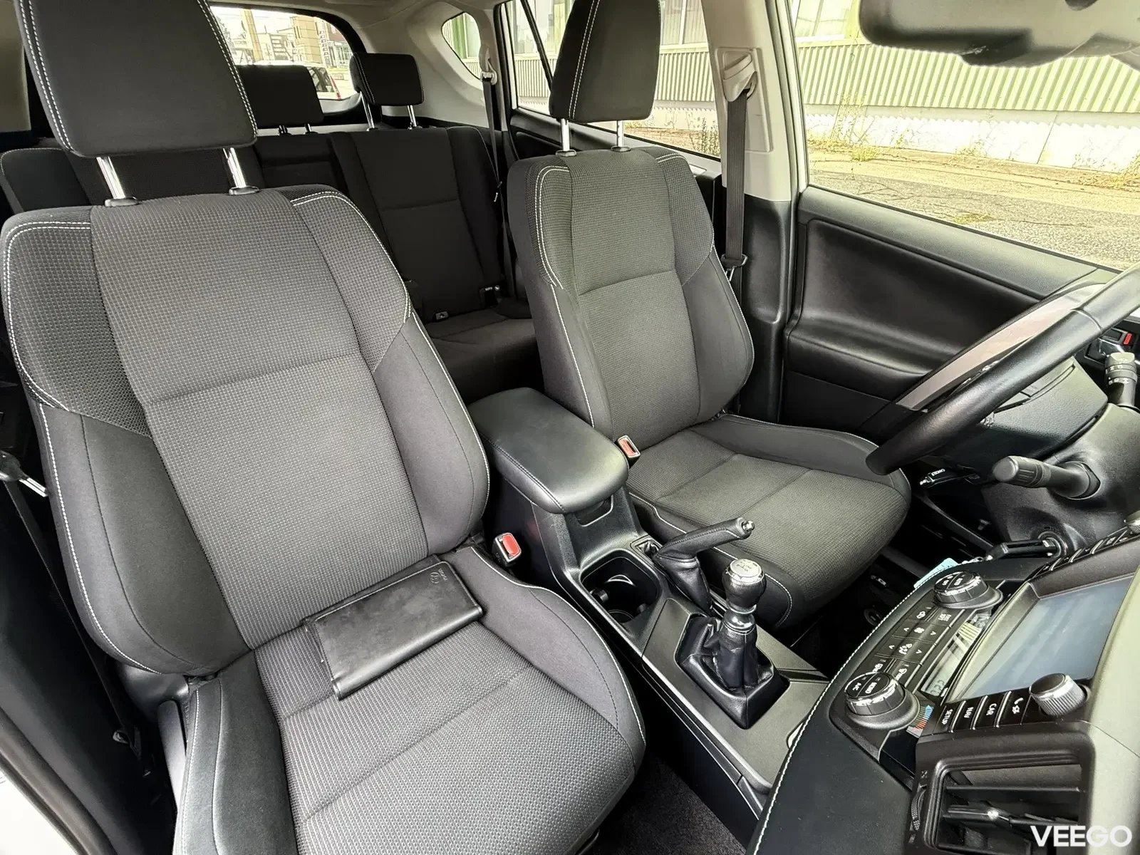 Toyota RAV4 Edition-S Facelift FWD 2 105kW