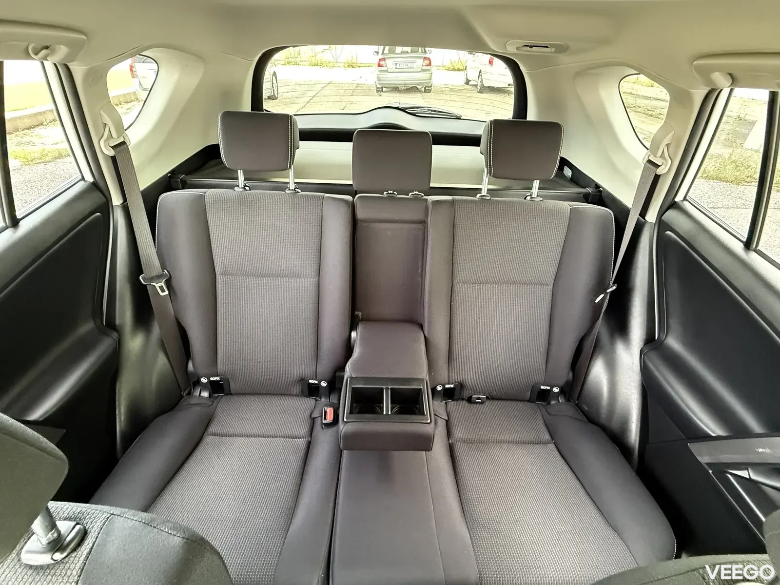 Toyota RAV4 Edition-S Facelift FWD 2 105kW