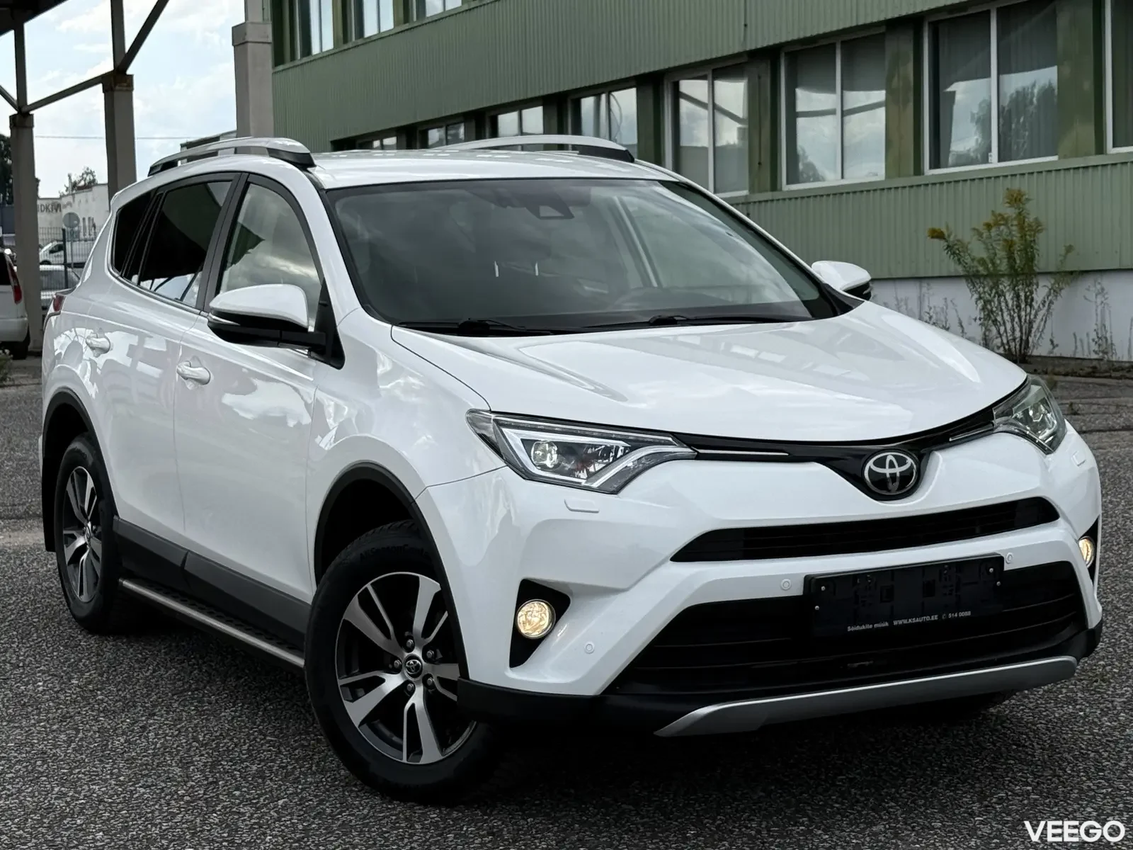 Toyota RAV4 Edition-S Facelift FWD 2 105kW