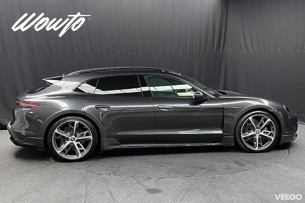 Porsche Taycan 4 Cross Turismo 381HK /18-Vägs /Bose /Pano 280kW