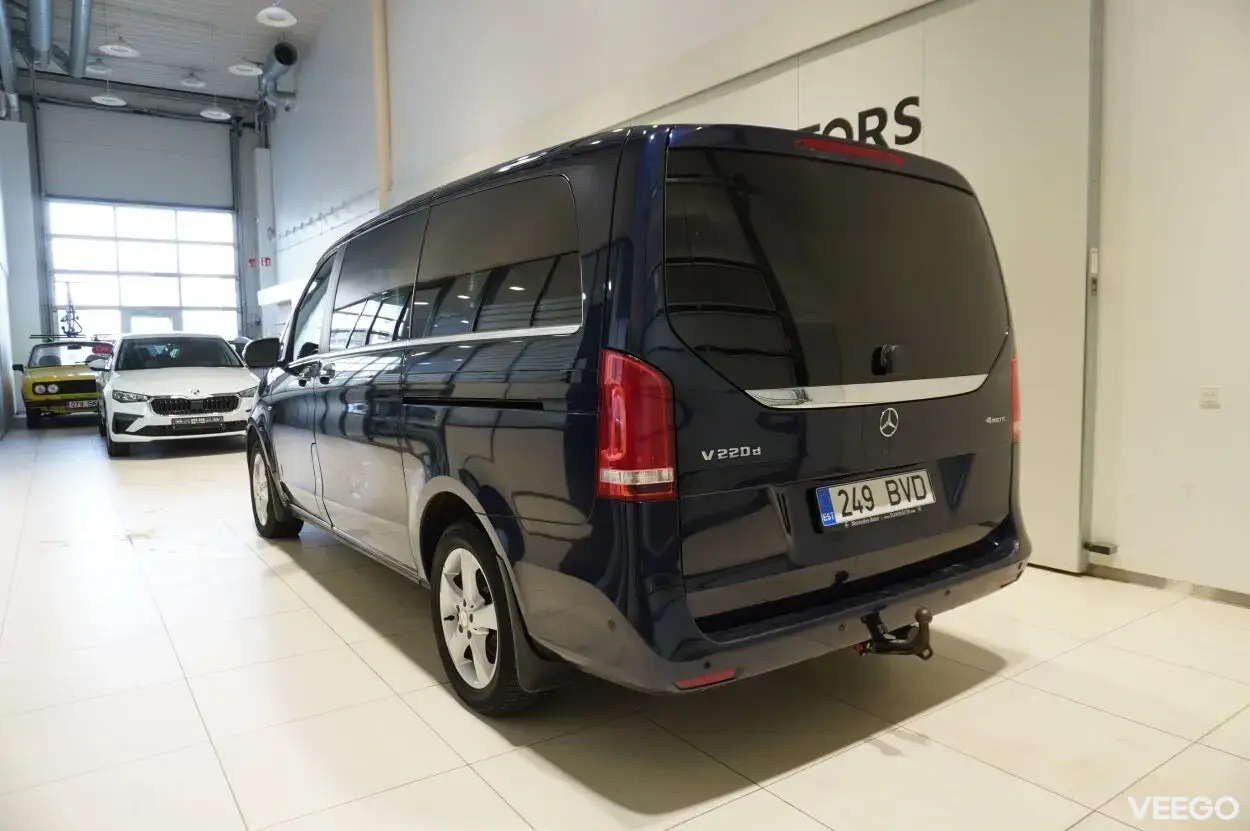 Mercedes-Benz V200 2.1 120kW