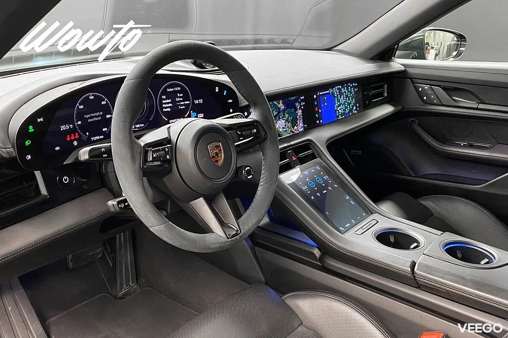 Porsche Taycan 4 Cross Turismo 381HK /18-Vägs /Bose /Pano 280kW