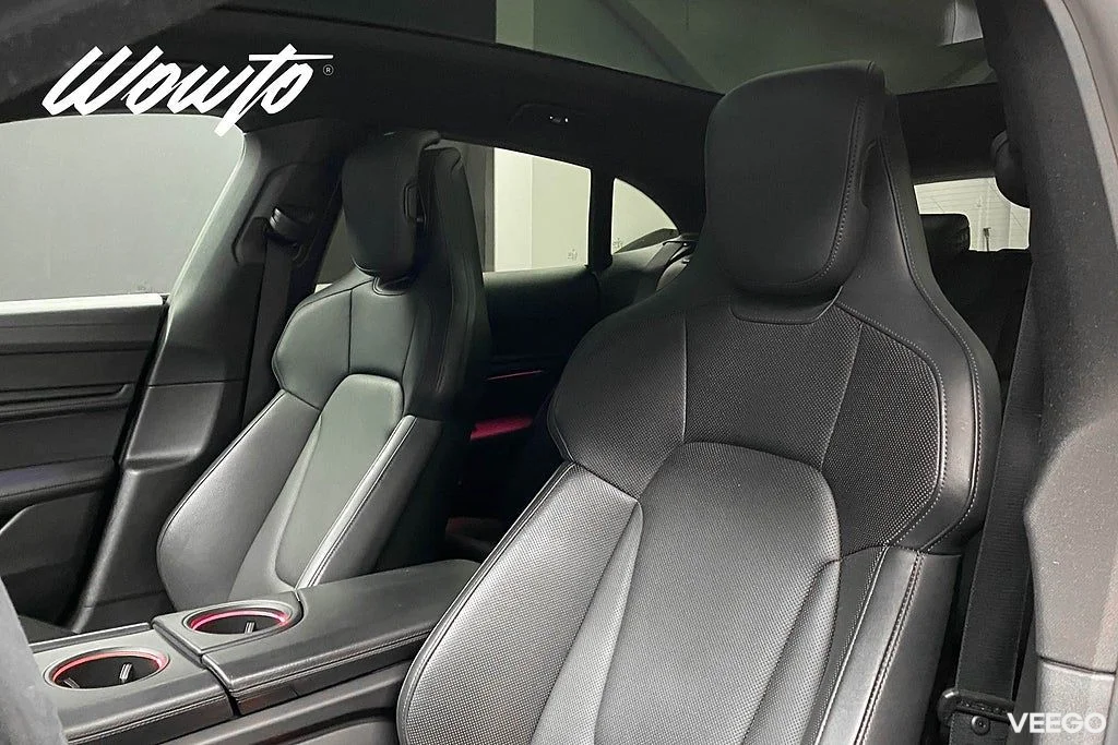 Porsche Taycan 4 Cross Turismo 381HK /18-Vägs /Bose /Pano 280kW