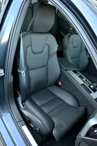 Volvo S60 AWD H&K ULTIMATE DARK INTELLI SAFE 2 184kW thumbnail