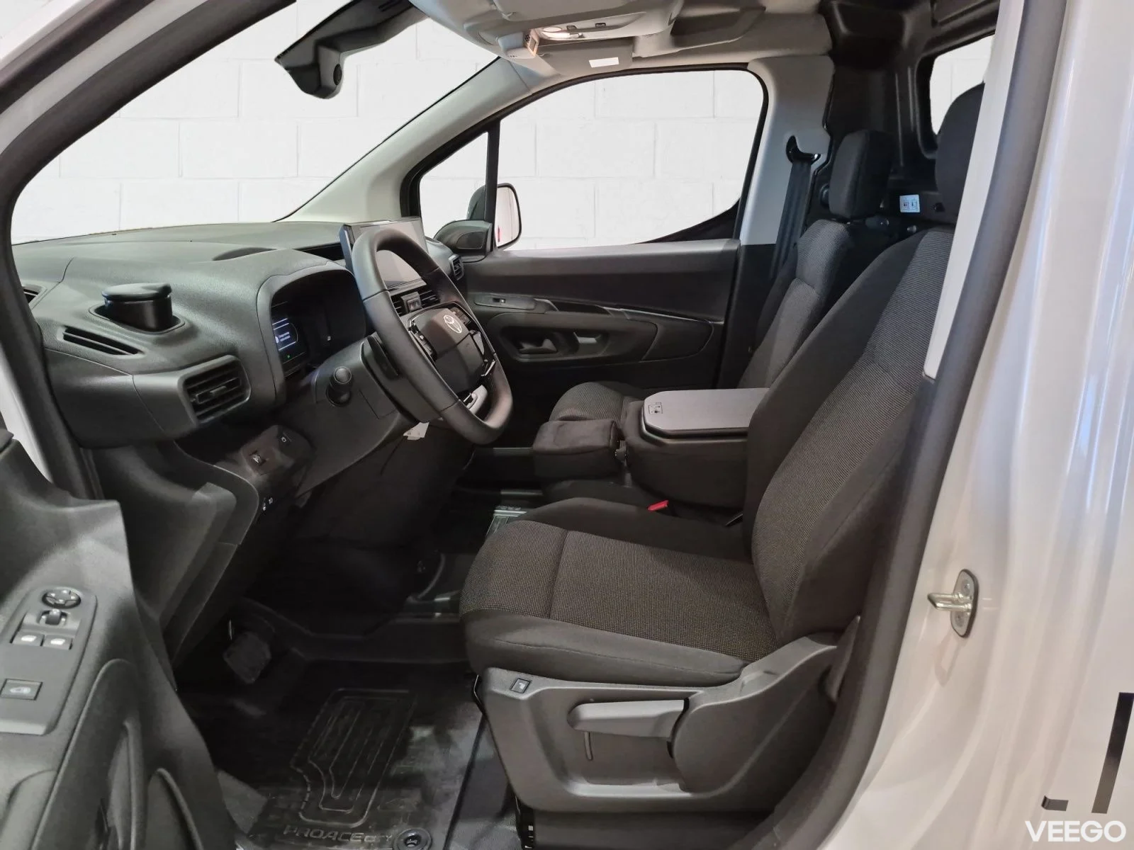 Toyota Proace City Panel Van Long EV Professional Plus Nord 62kW