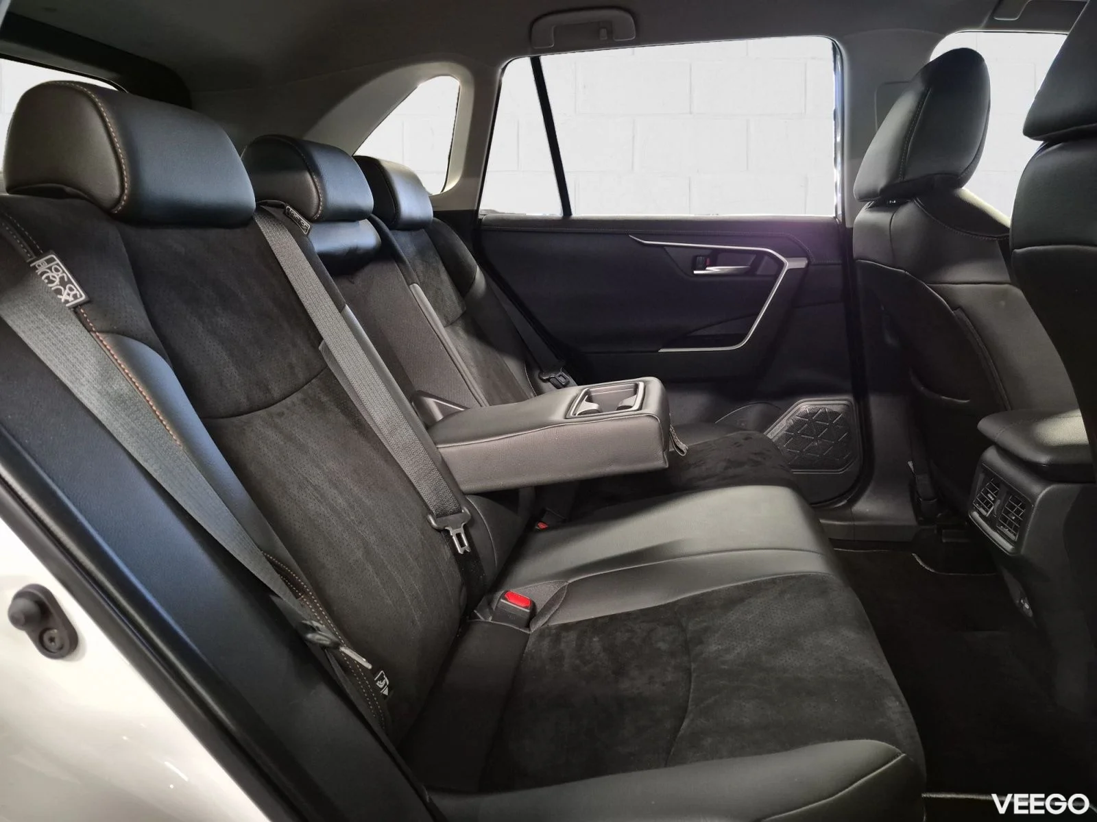 Toyota RAV4 Luxury Limited 2.5 131kW