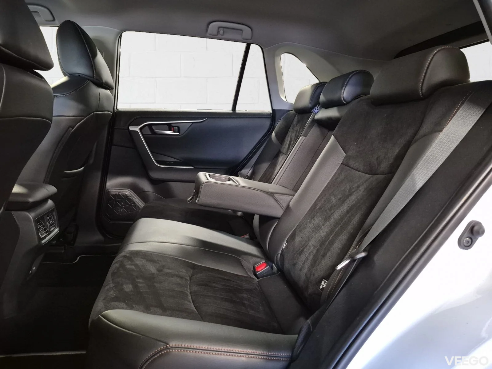 Toyota RAV4 Luxury Limited 2.5 131kW
