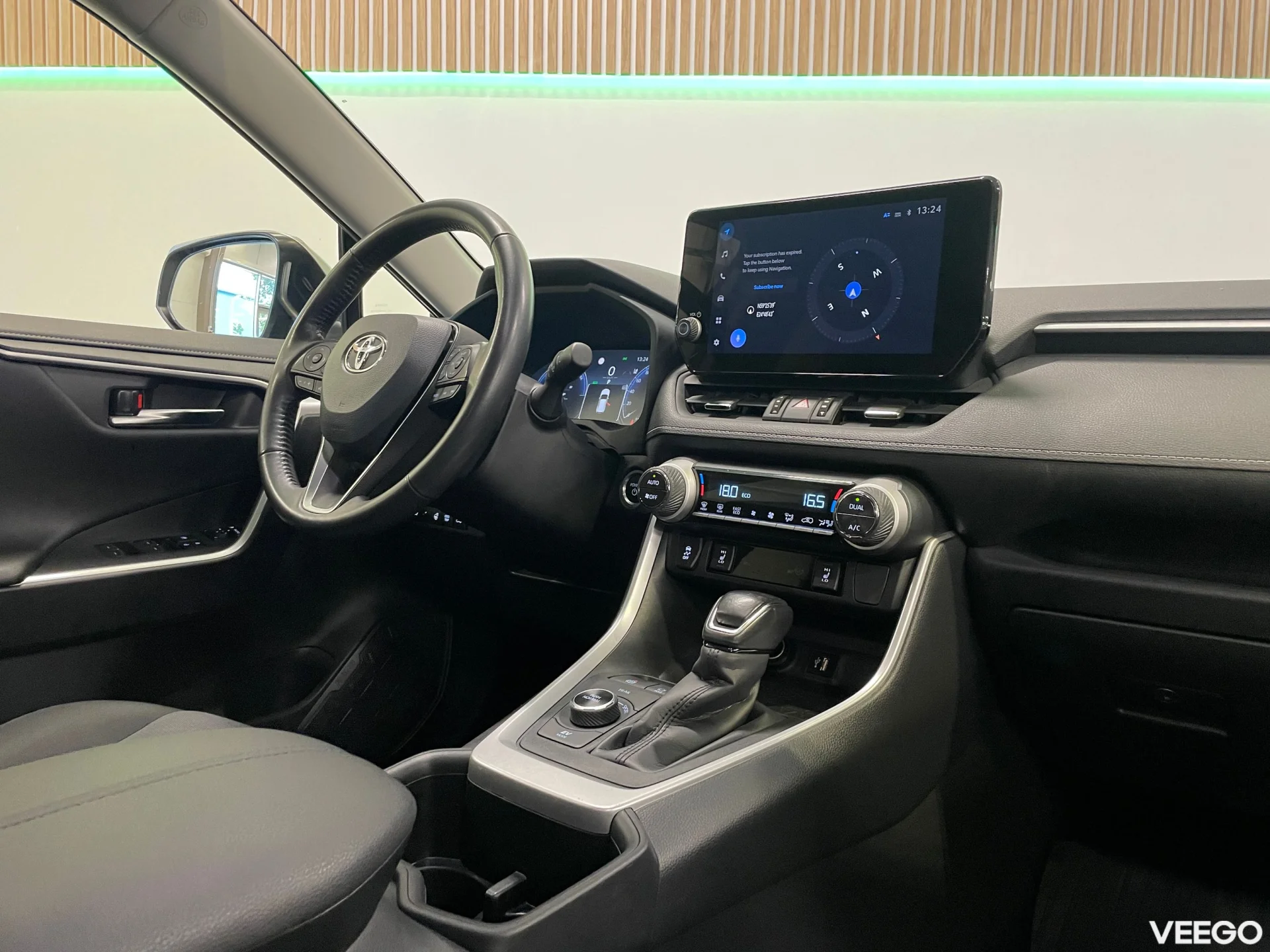 Toyota RAV4 Hybrid Luxury 2.5 131kW