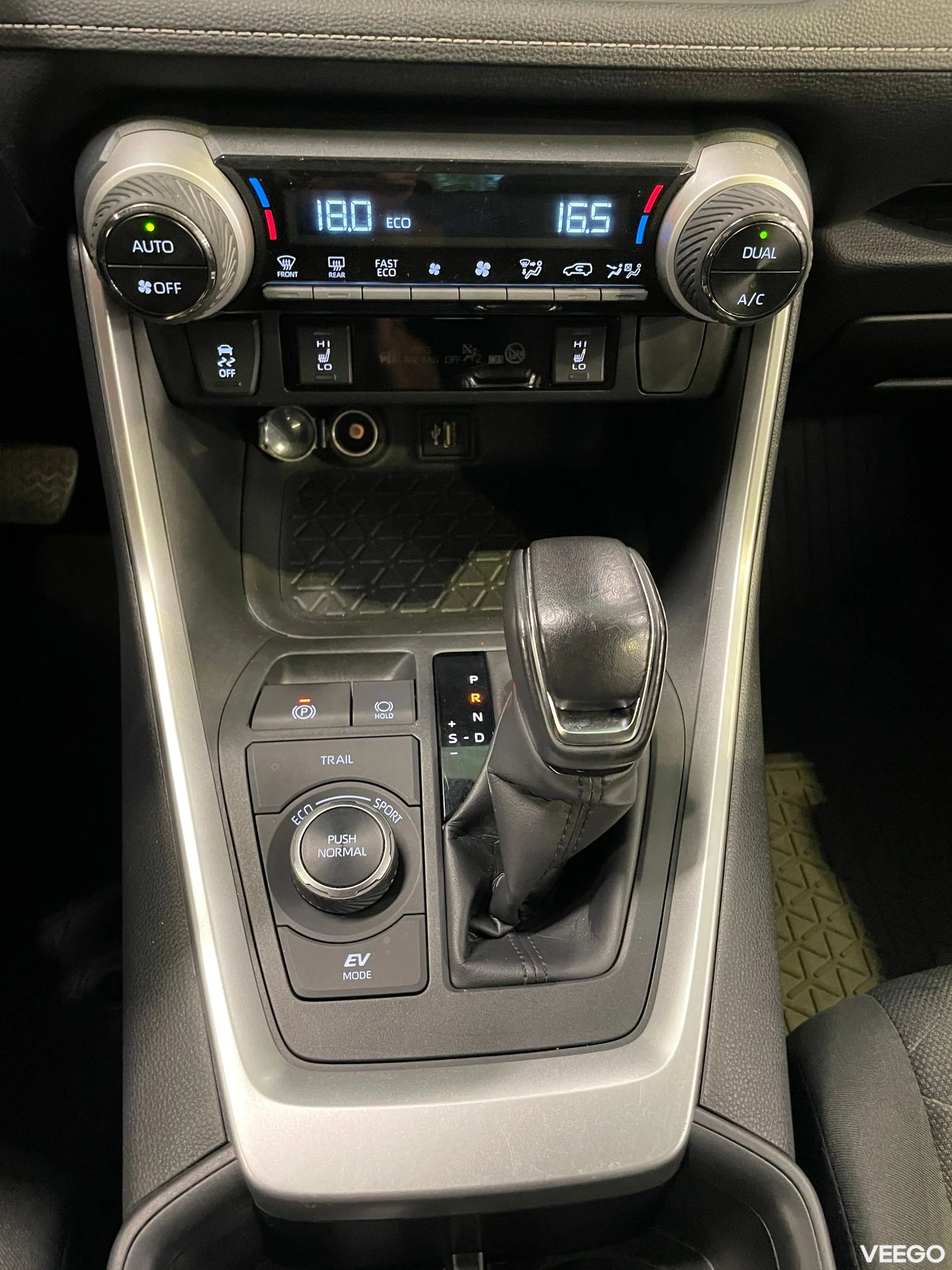 Toyota RAV4 Hybrid Luxury 2.5 131kW