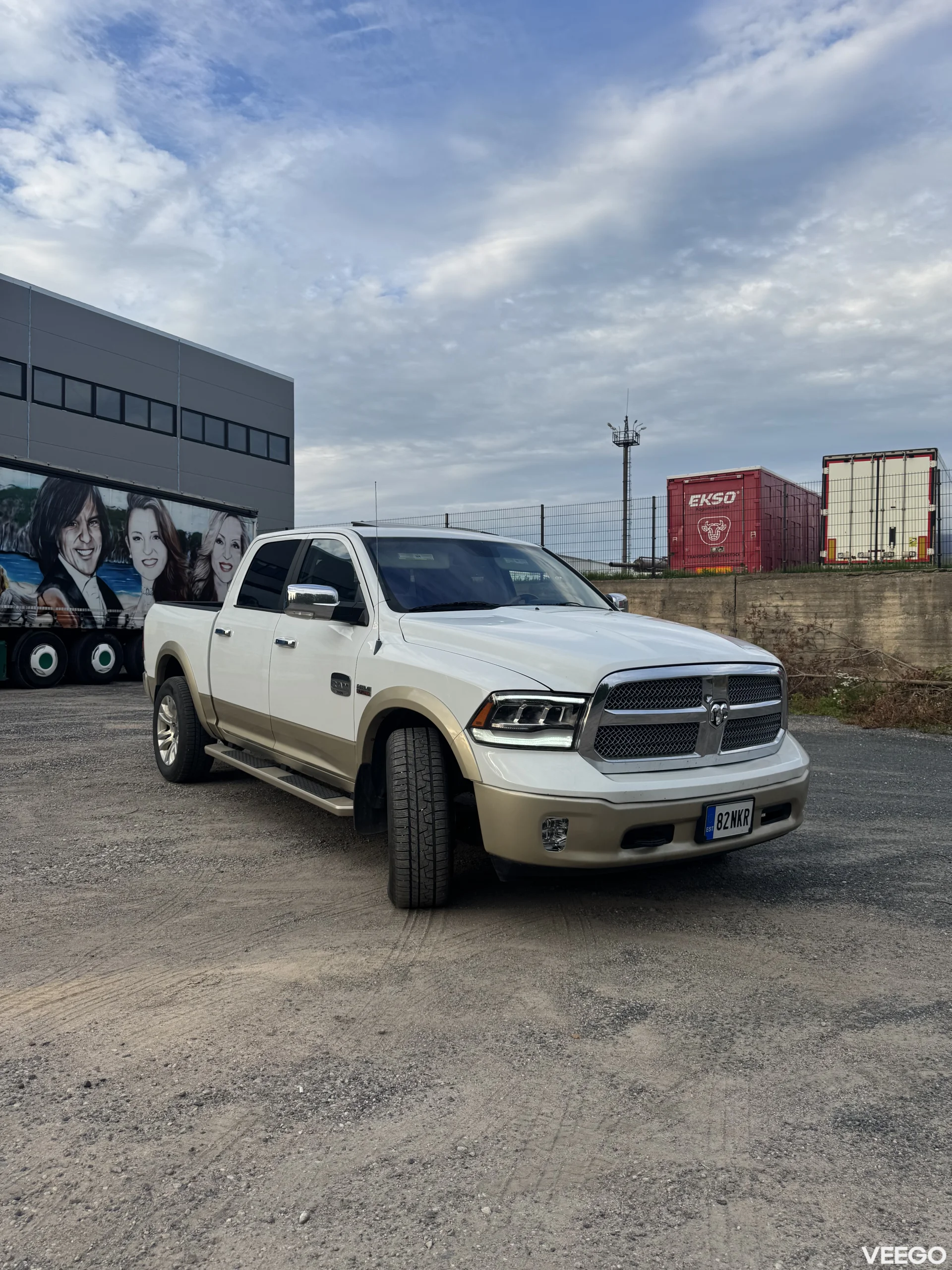 RAM 1500 Laramie Longhorn 5.7 295kW