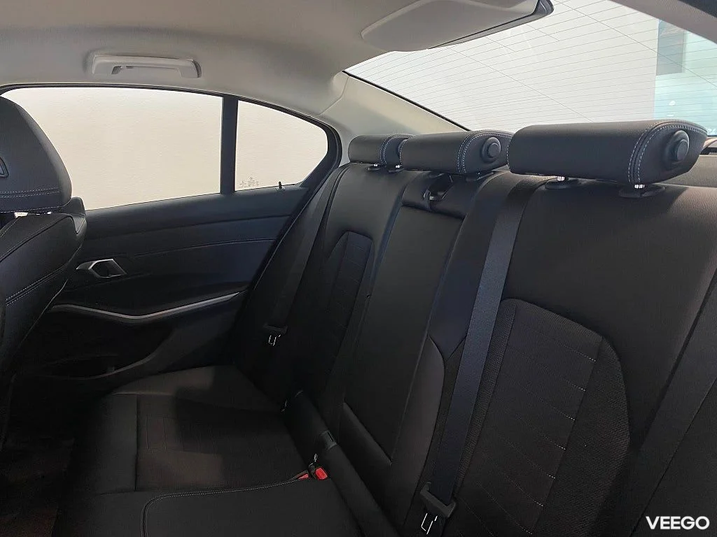 BMW 320 Sportsäte Rattvärme 140kW