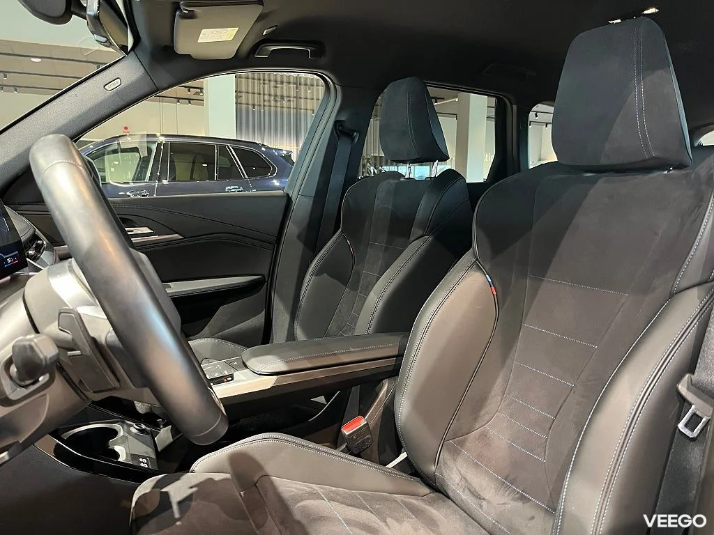 BMW X1 xDrive30e M Sport Elstolar Rattvärme Dragkrok 240kW