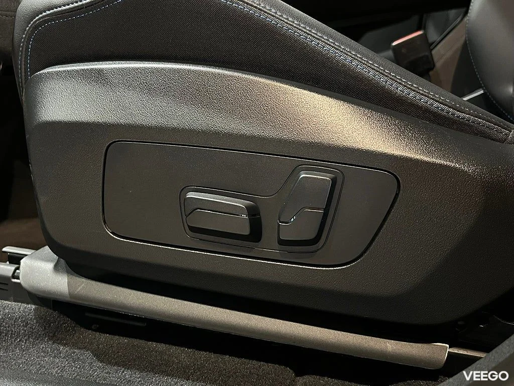 BMW X1 xDrive30e M Sport Elstolar Rattvärme Dragkrok 240kW
