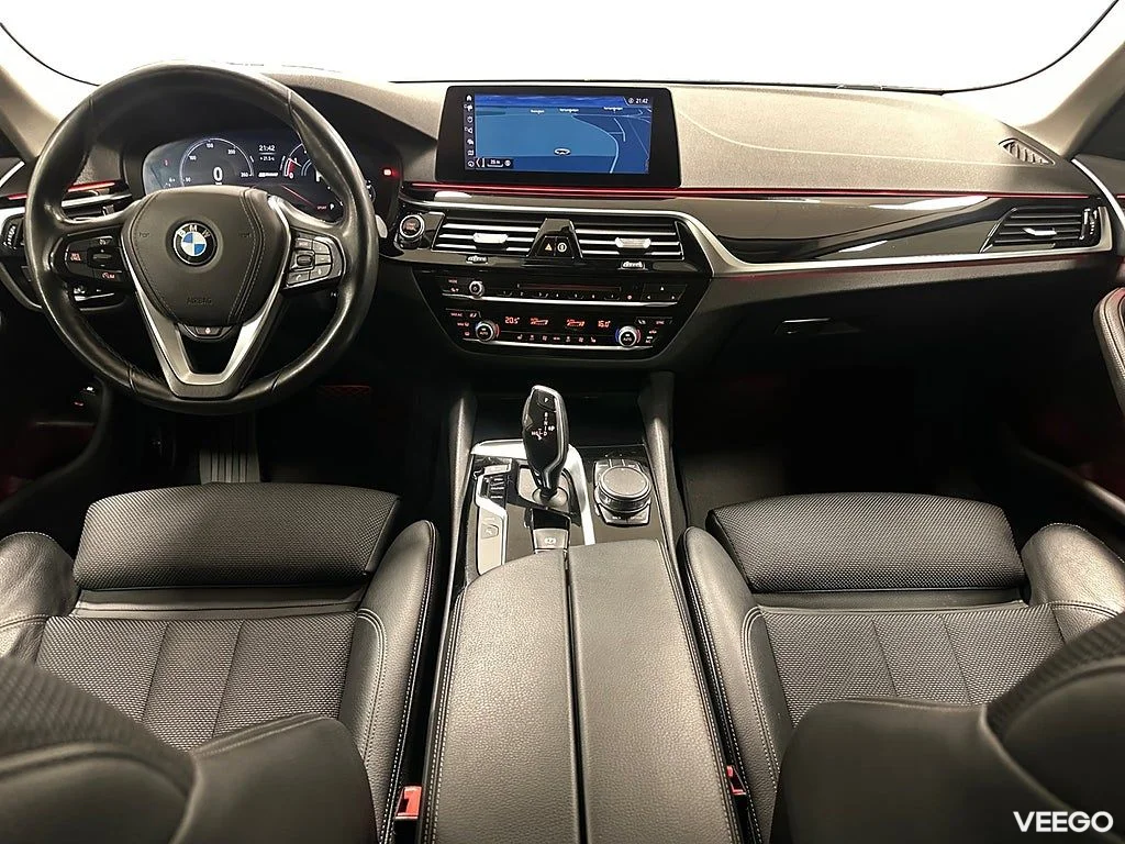 BMW 530 e iPerformance Sedan 252HK Sport Line / Kamera /Navi 135kW