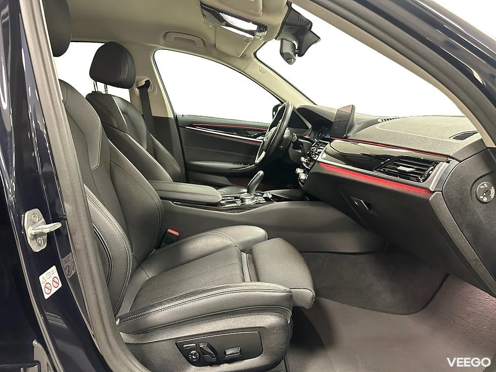 BMW 530 e iPerformance Sedan 252HK Sport Line / Kamera /Navi 135kW