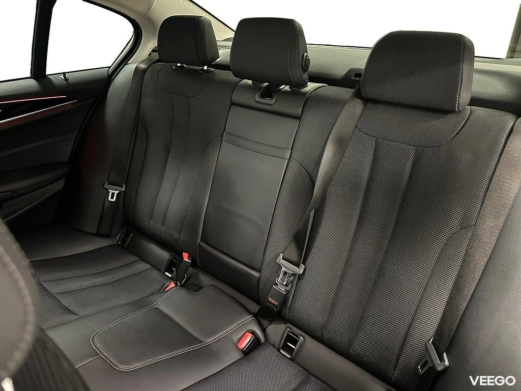 BMW 530 e iPerformance Sedan 252HK Sport Line / Kamera /Navi 135kW