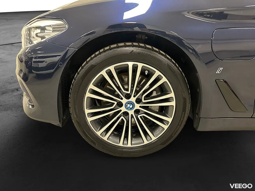 BMW 530 e iPerformance Sedan 252HK Sport Line / Kamera /Navi 135kW
