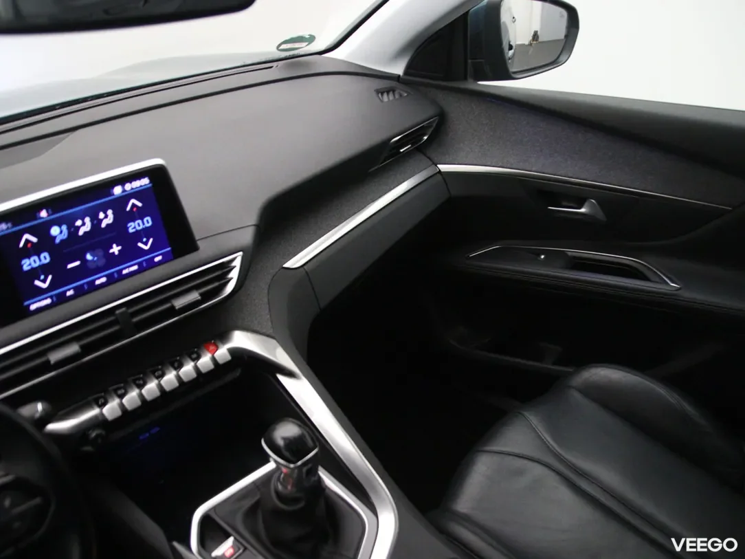 Peugeot 5008 1.2 96kW