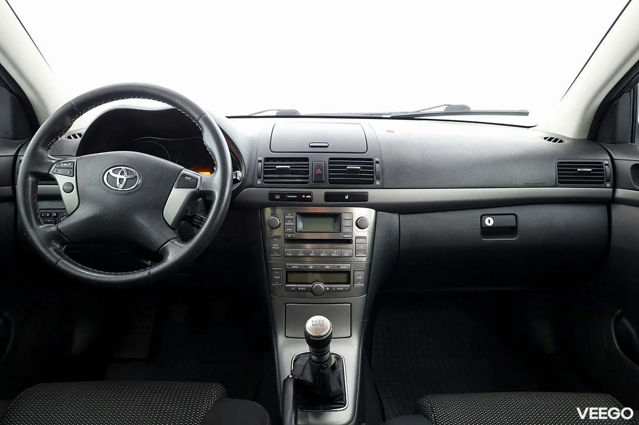Toyota Avensis 2.2 130kW