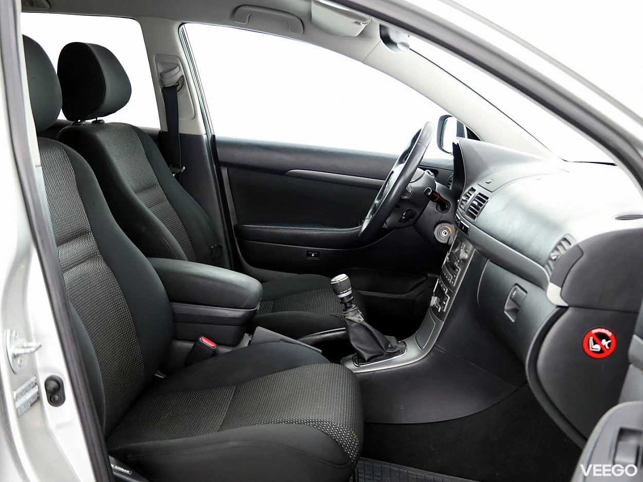 Toyota Avensis 2.2 130kW