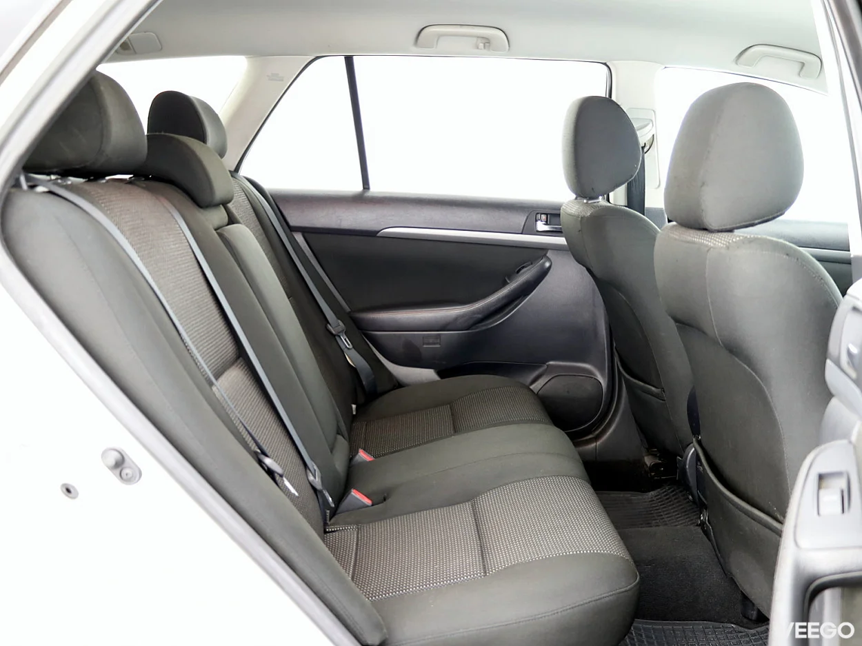 Toyota Avensis 2.2 130kW