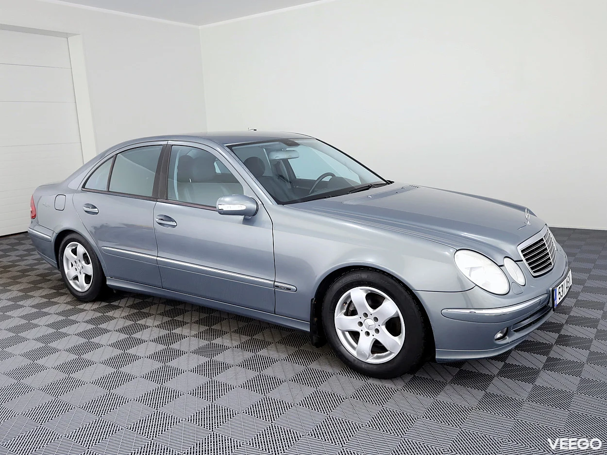 Mercedes-Benz E200 1.8 121kW