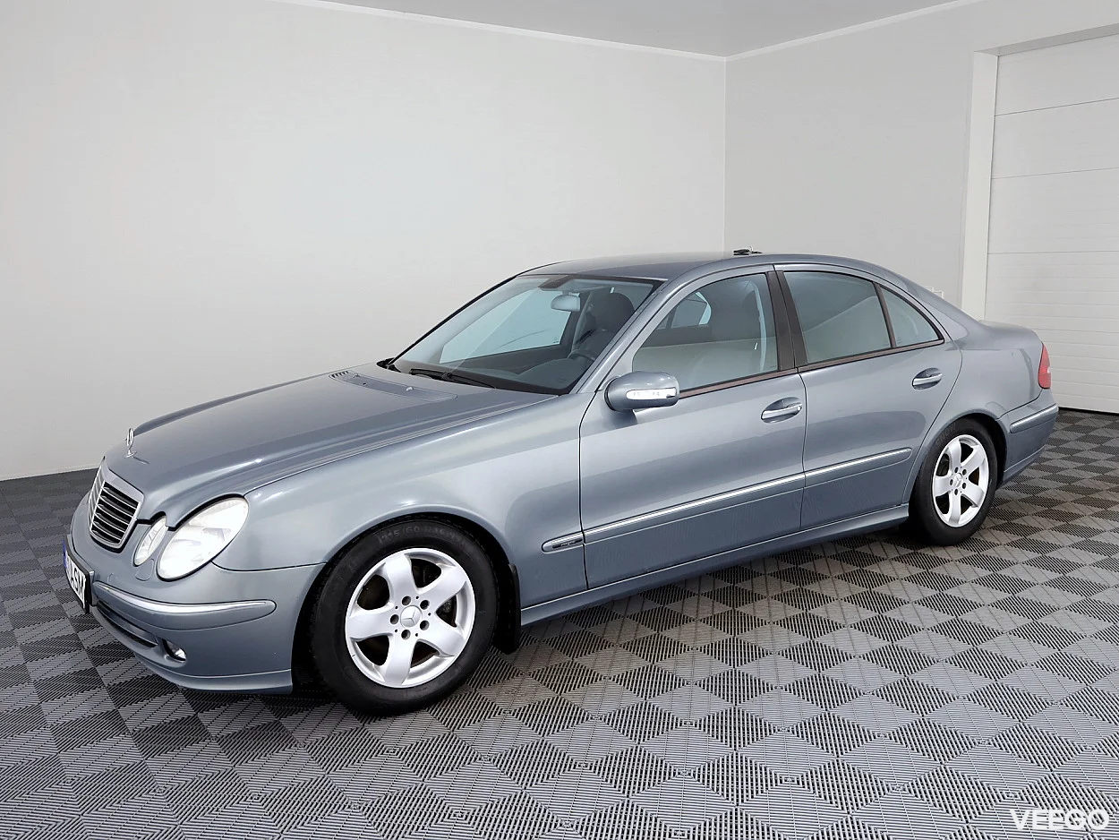 Mercedes-Benz E200 1.8 121kW