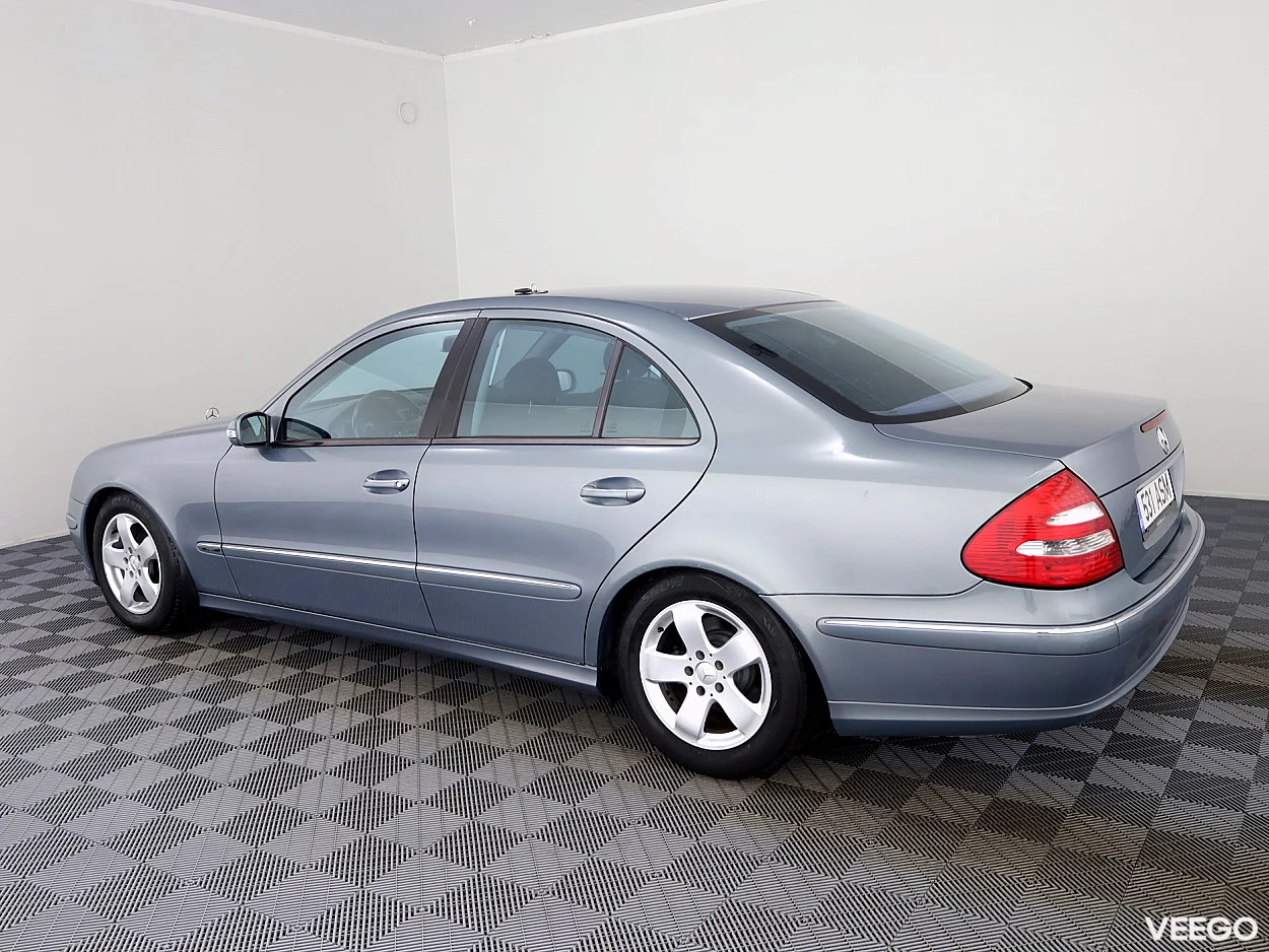 Mercedes-Benz E200 1.8 121kW