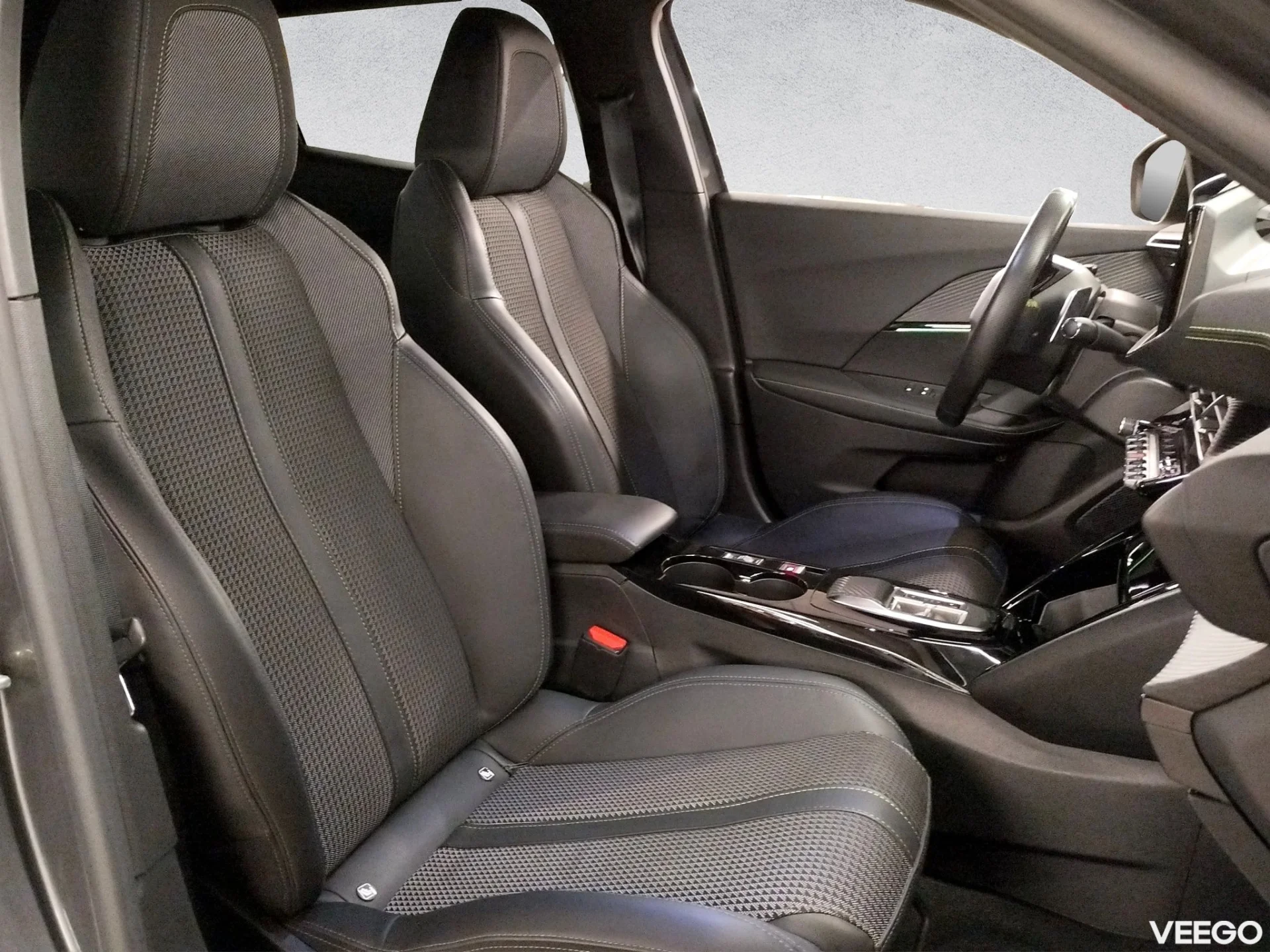 Peugeot 2008 GT BlueHDi 130 AT8 96kW