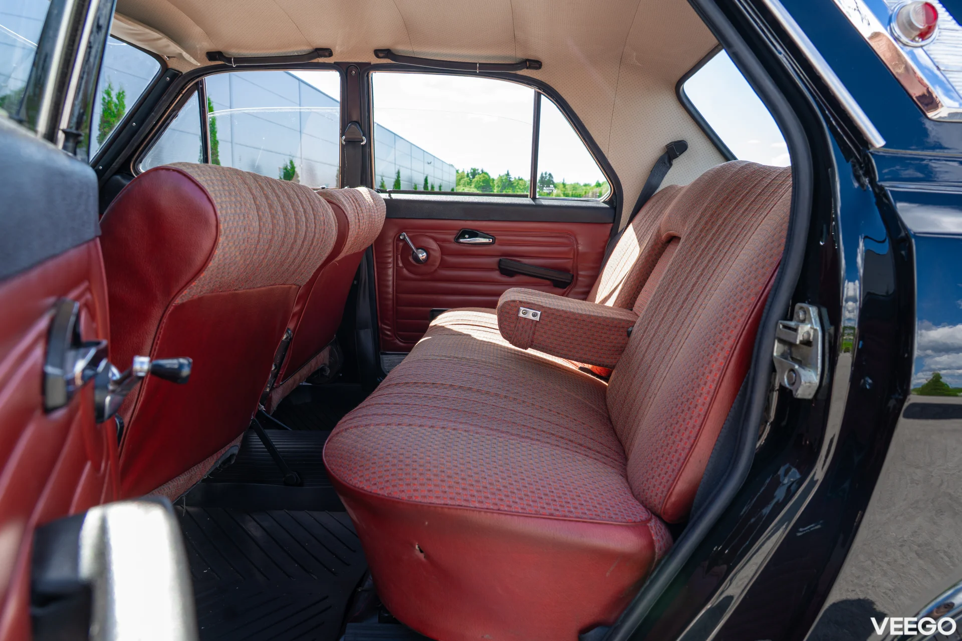 GAZ 24 Volga 2.4 70kW