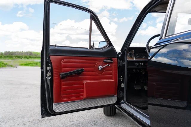 Image of GAZ 24 Volga 2.4 70kW