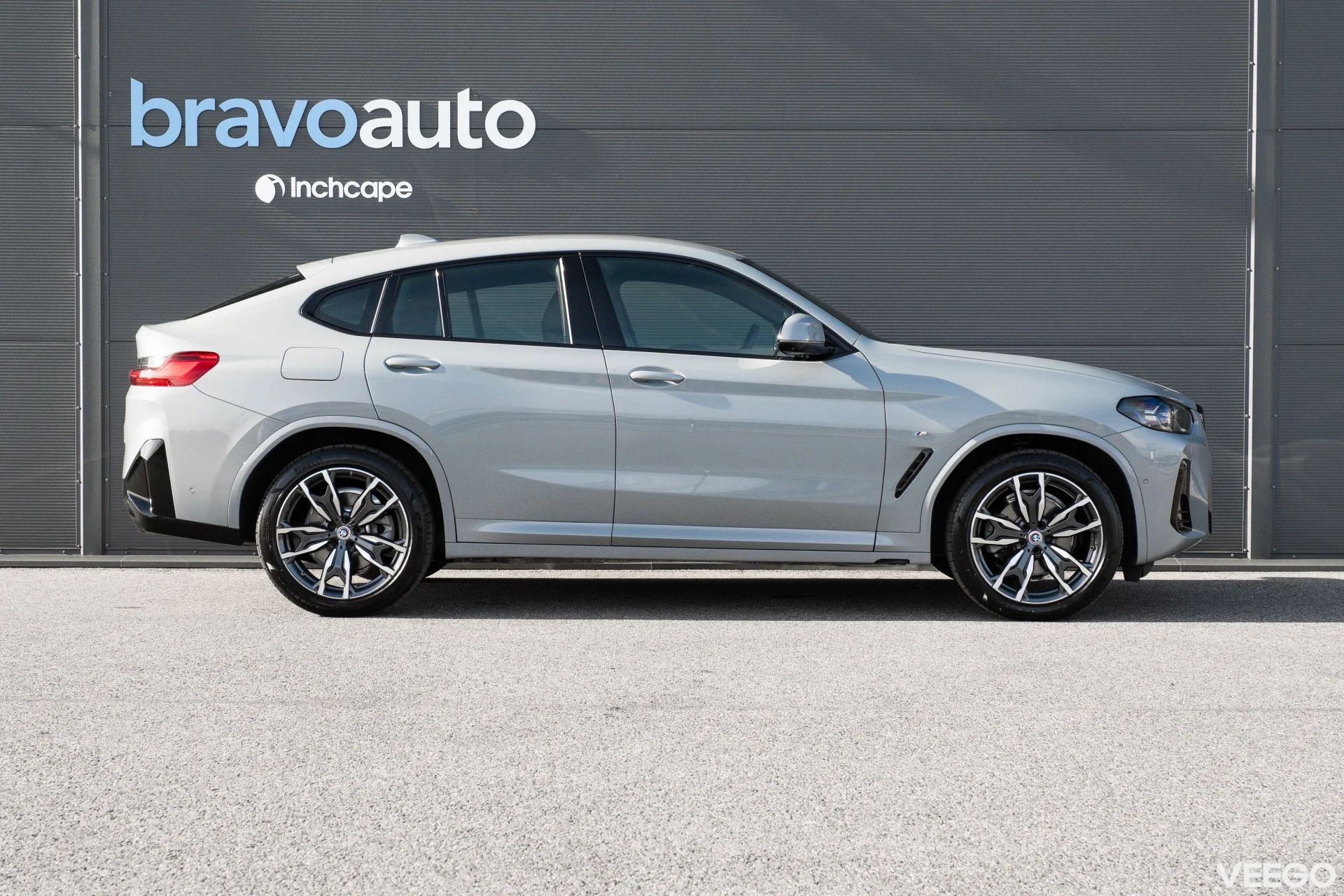 BMW X4 xDrive20i MHEV M-Sportpakett 2 135kW