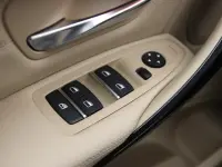 BMW 330 2 135kW thumbnail