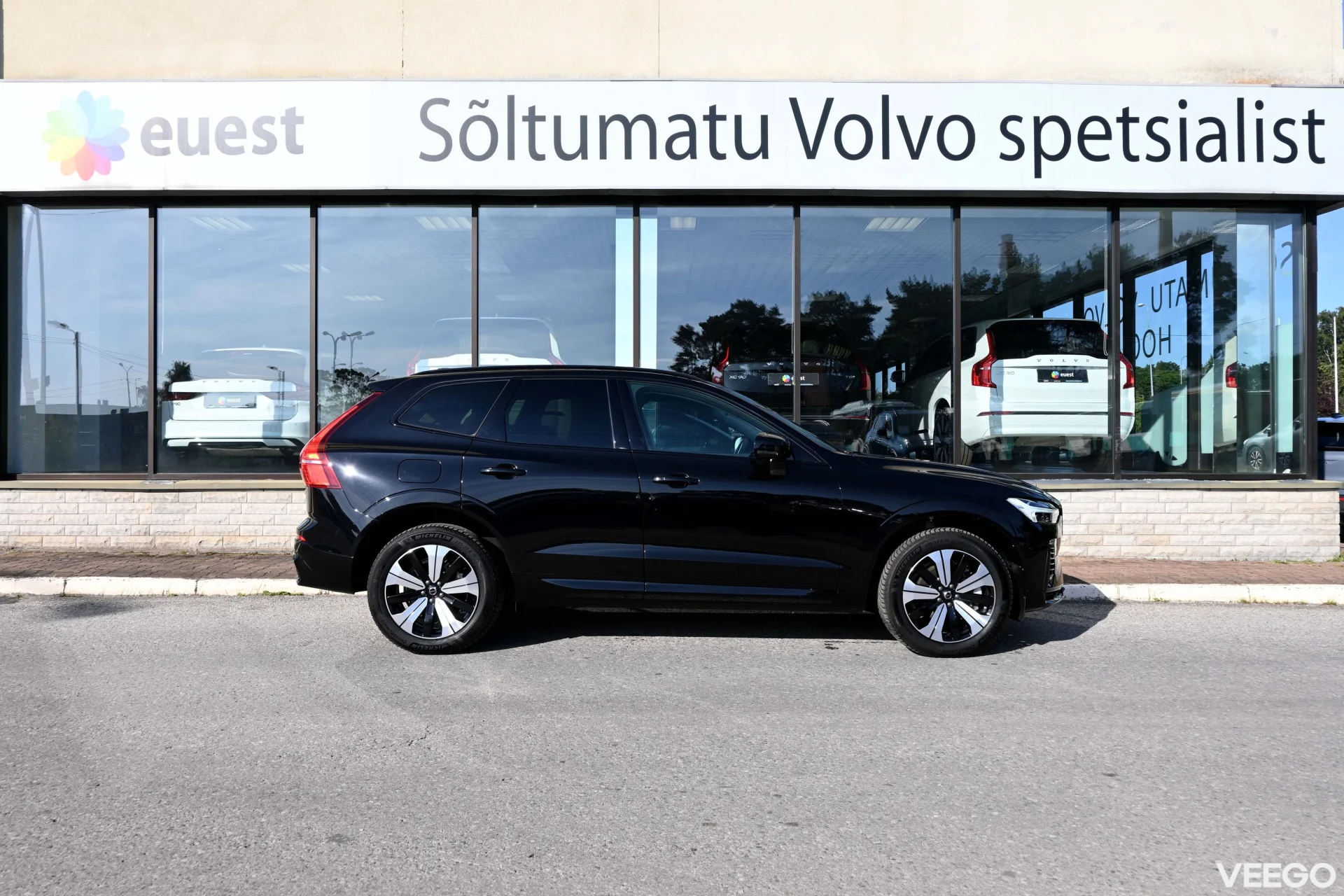 Volvo XC60 AWD LUXURY DARK PLUS INTELLI SAFE 2 293kW