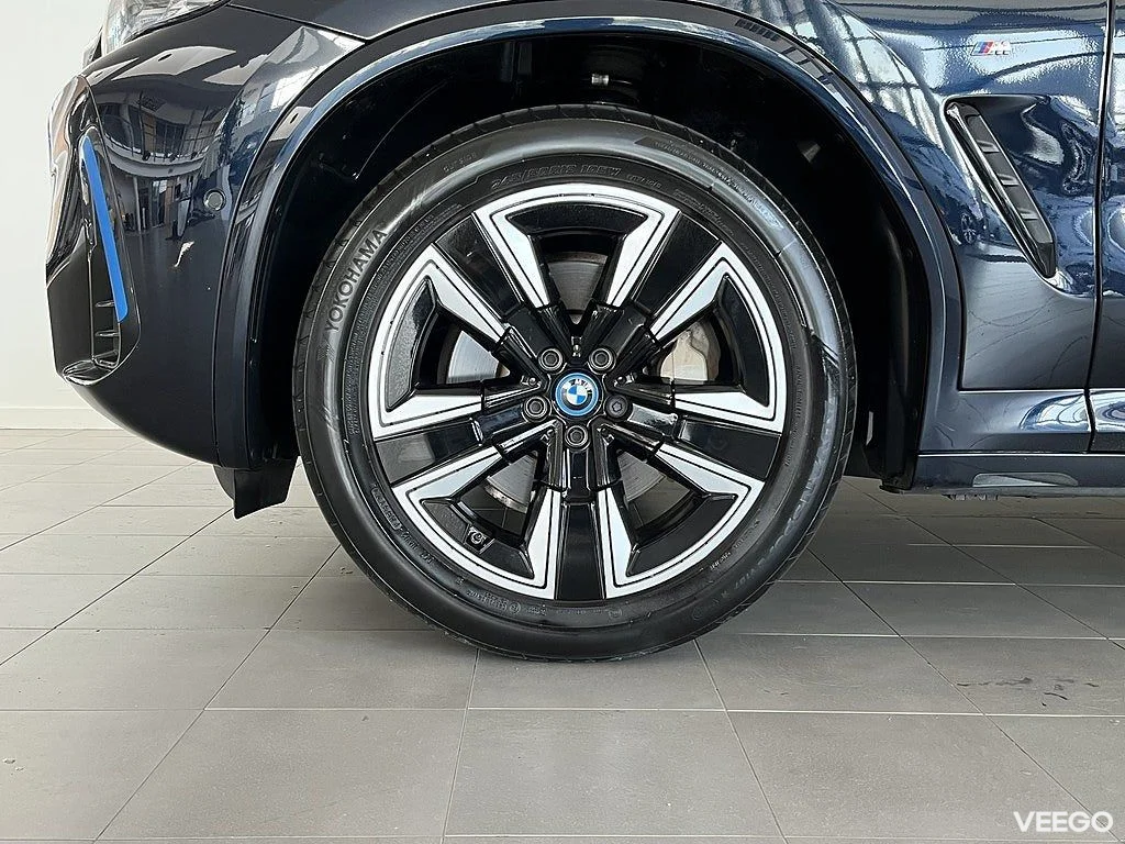 BMW iX3 M Sport Rattvärme Drag Drive/Park Assist Sport Stolar 0kW