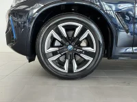 BMW iX3 M Sport Rattvärme Drag Drive/Park Assist Sport Stolar 0kW thumbnail