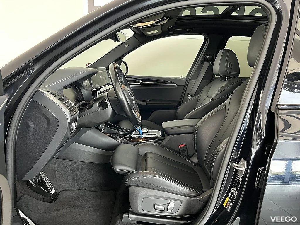 BMW iX3 M Sport Rattvärme Drag Drive/Park Assist Sport Stolar 0kW