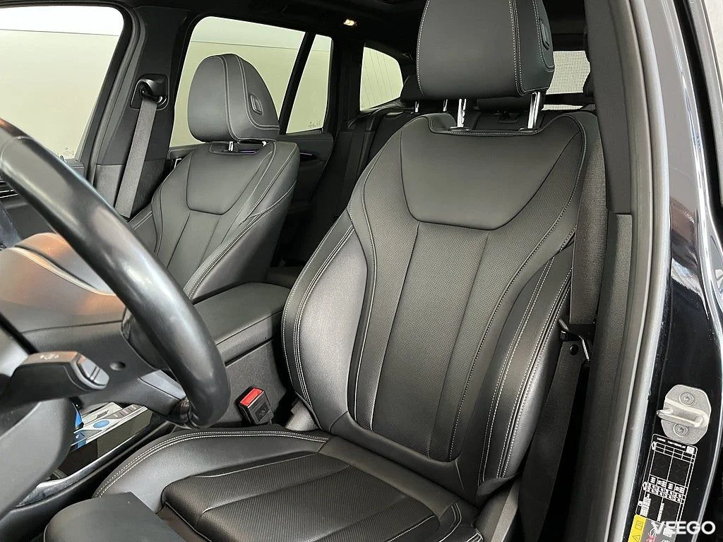 BMW iX3 M Sport Rattvärme Drag Drive/Park Assist Sport Stolar 0kW