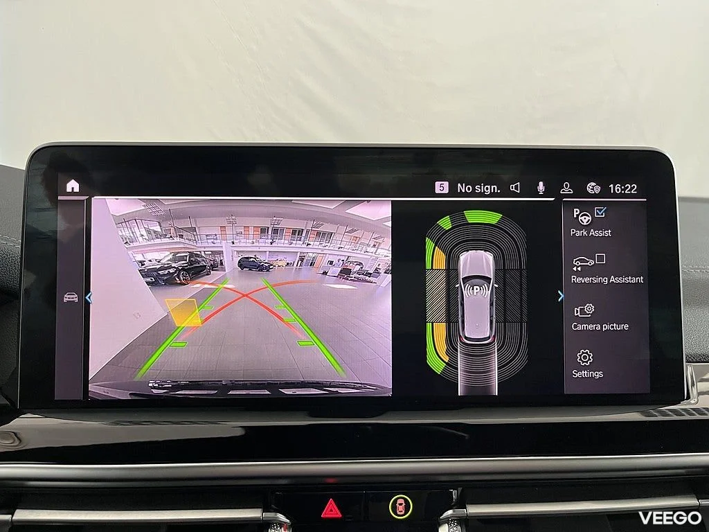 BMW iX3 M Sport Rattvärme Drag Drive/Park Assist Sport Stolar 0kW