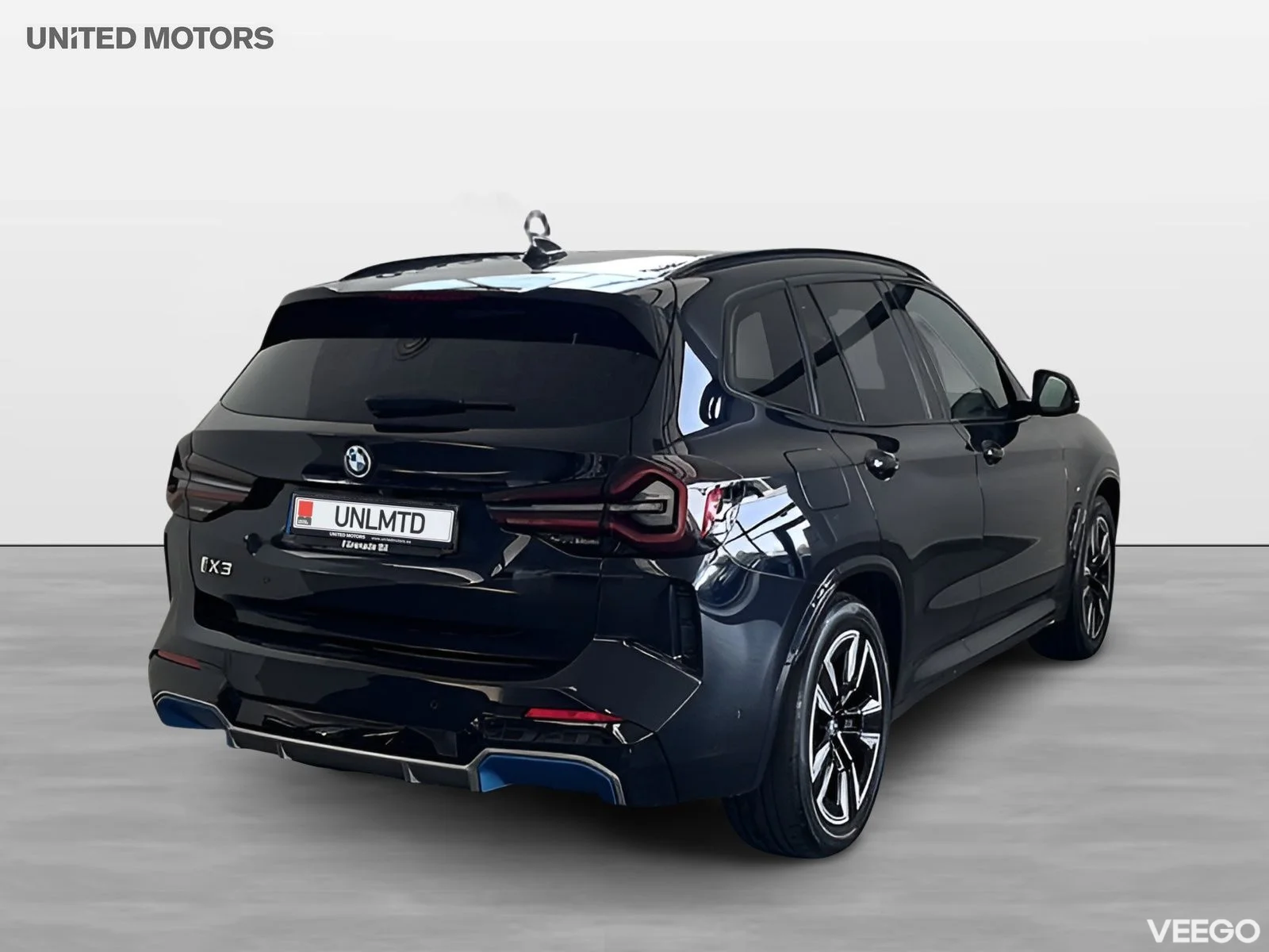 BMW iX3 M Sport Rattvärme Drag Drive/Park Assist Sport Stolar 0kW
