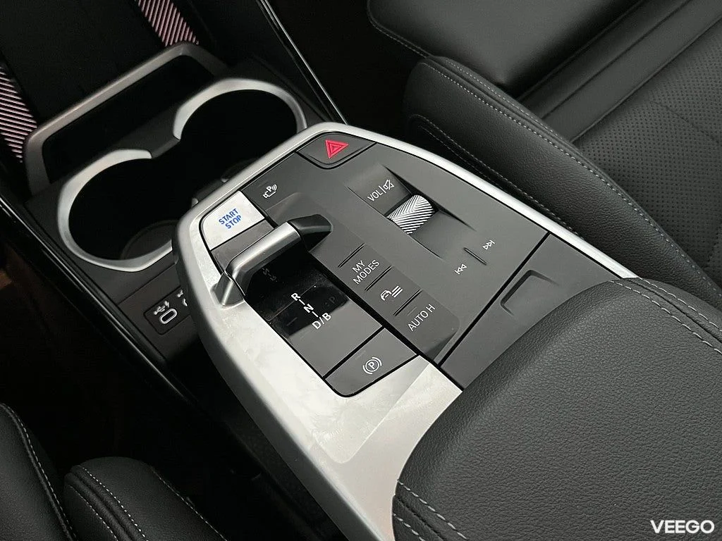 BMW iX1 xDrive30 M Sport Drag Rattvärme Drive/Park Assist 0kW