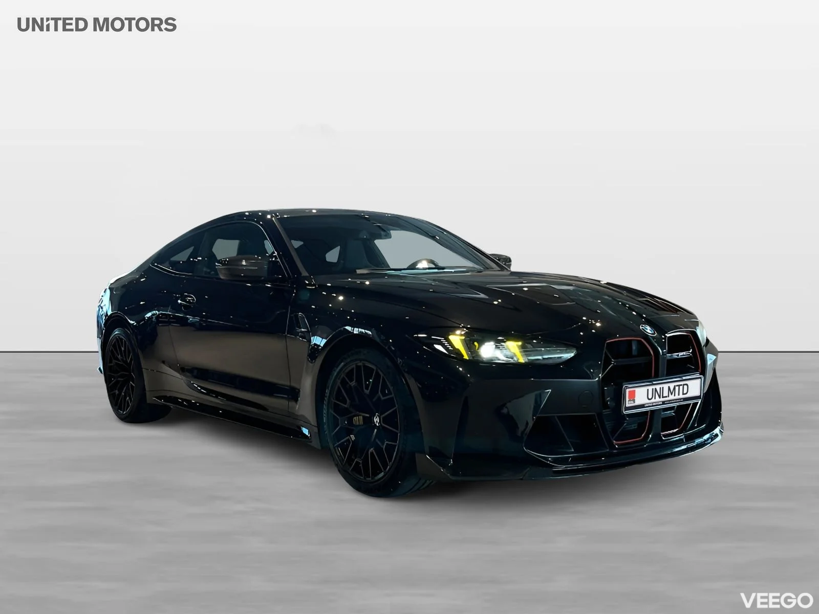 BMW M4 CS 550hk Carbon Keramiska Bromsar 404kW
