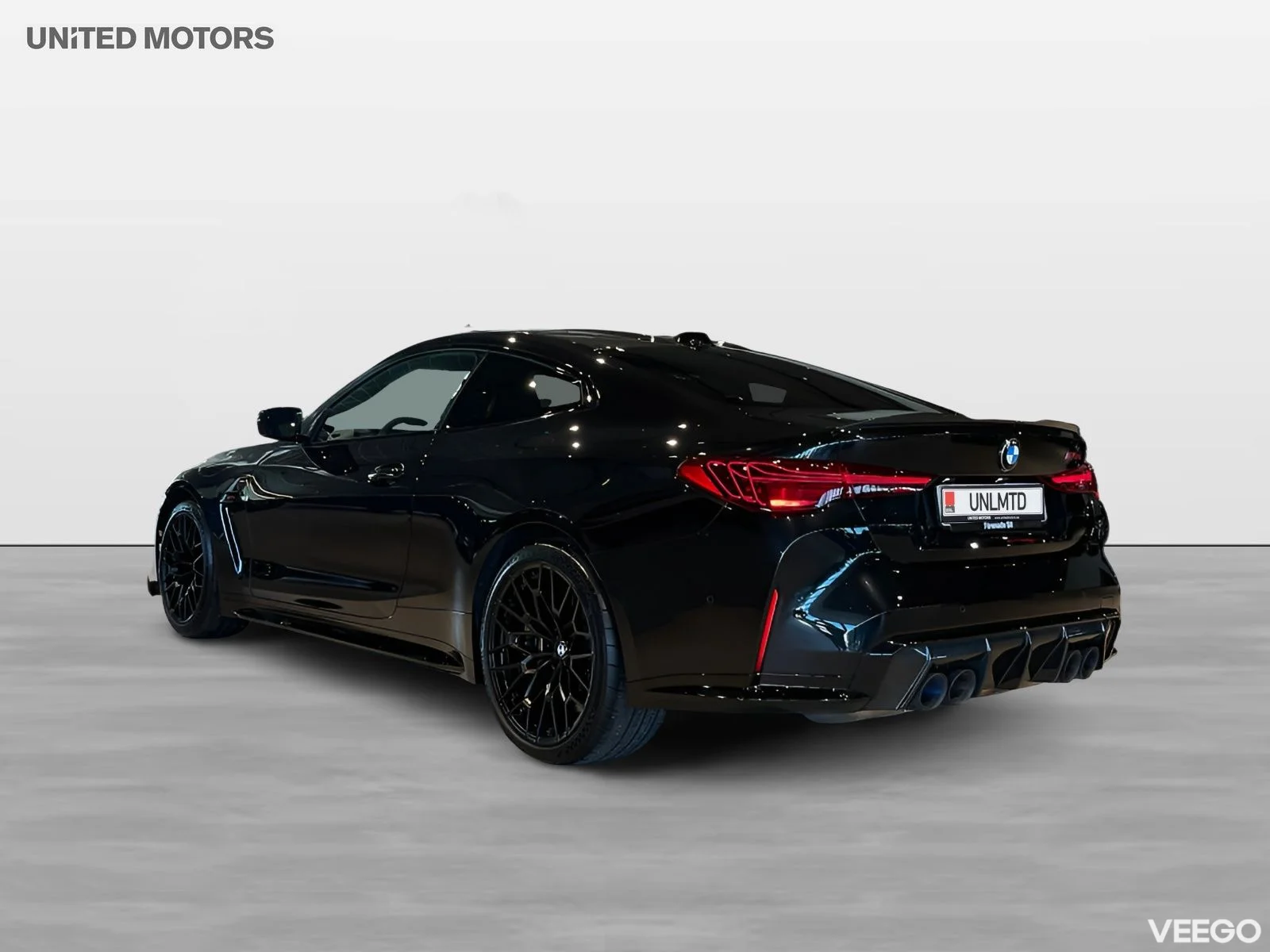 BMW M4 CS 550hk Carbon Keramiska Bromsar 404kW