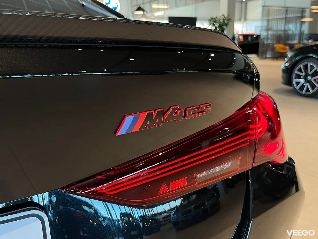 BMW M4 CS 550hk Carbon Keramiska Bromsar 404kW