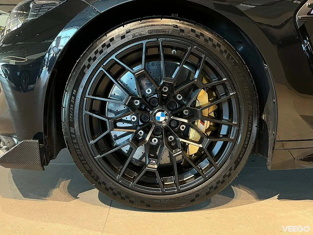 BMW M4 CS 550hk Carbon Keramiska Bromsar 404kW