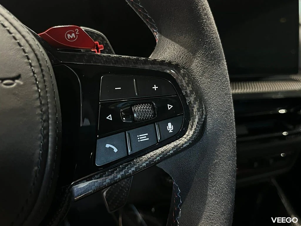 BMW M4 CS 550hk Carbon Keramiska Bromsar 404kW