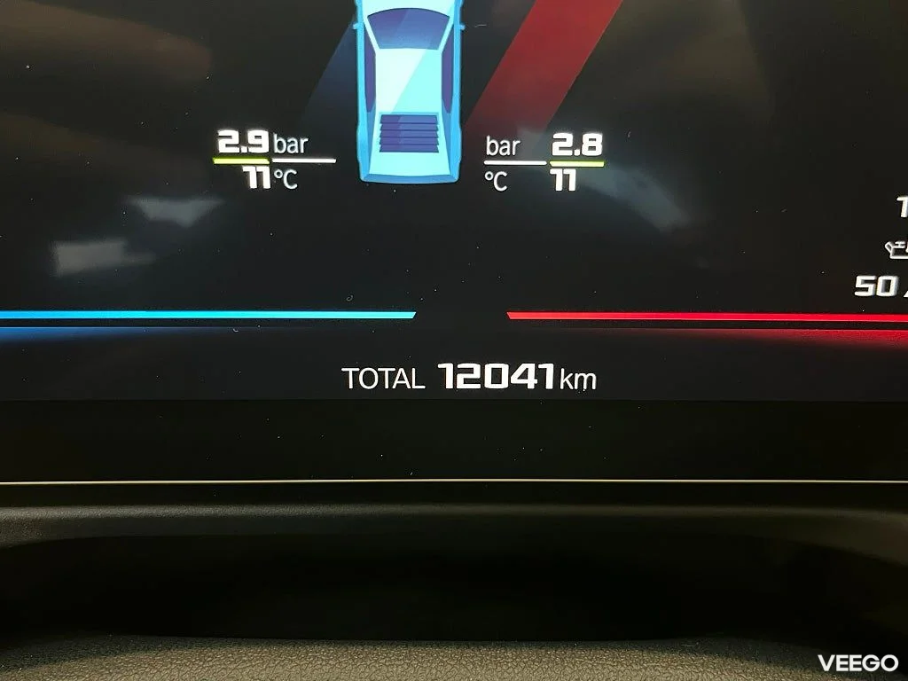 BMW M4 CS 550hk Carbon Keramiska Bromsar 404kW